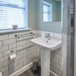Host & - Dolphin 1736
