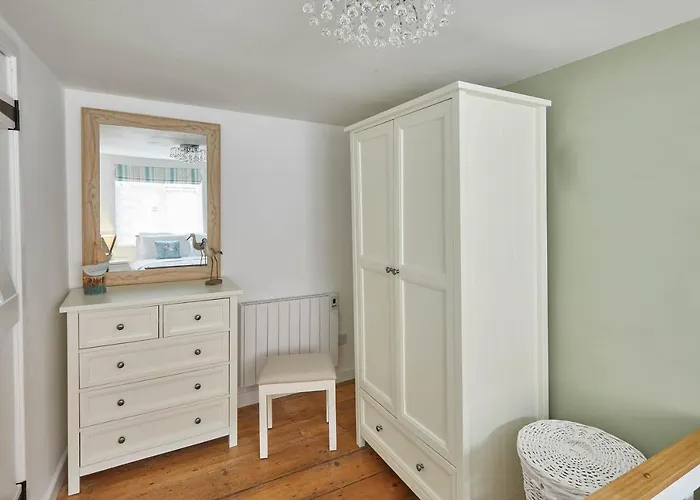 Holiday home Host & - Dolphin 1736 Whitby